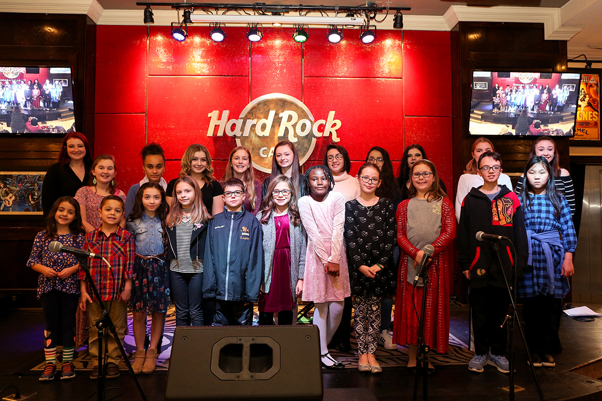 Read more about the article Student Performances at the Hard Rock Cafe